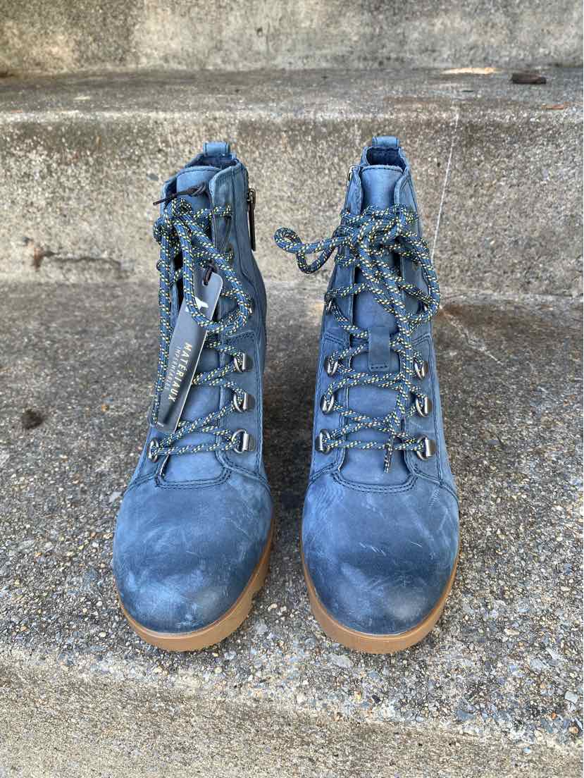 W SORREL BL Size 8.5 BOOT