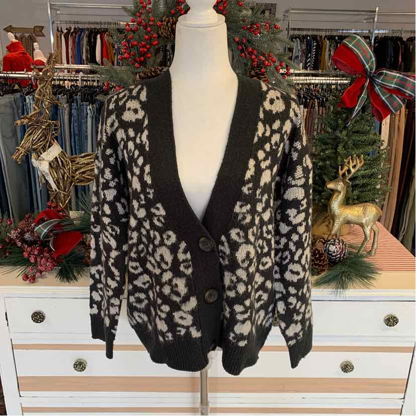 W UNIVERSAL THREAD GY Size SM SW