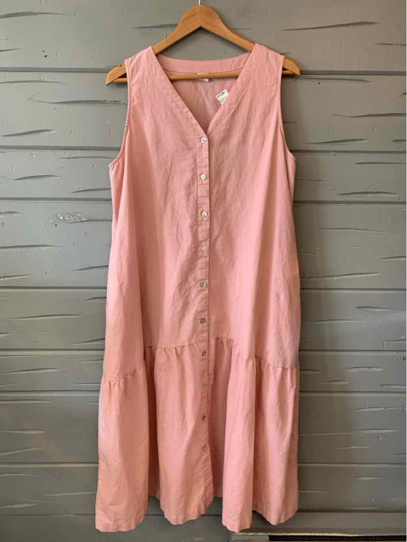 Sleeveless light pink button-front dress with V-neck and gathered hem, size XL.