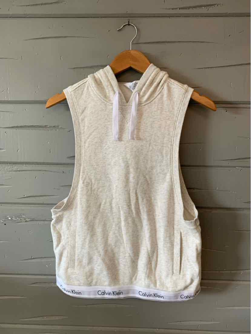 Sleeveless light gray hooded top with front kangaroo pocket and drawstring hood, medium size.
