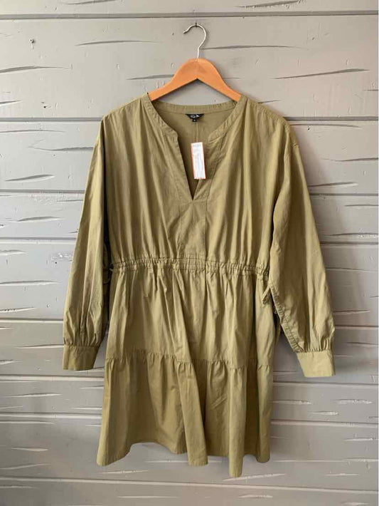 Olive green long-sleeve dress with V-neck, cinched waist, and relaxed fit in size XL.