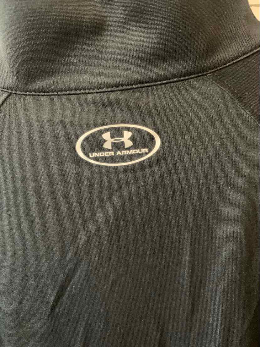 W UNDER ARMOUR BK Size MED AW