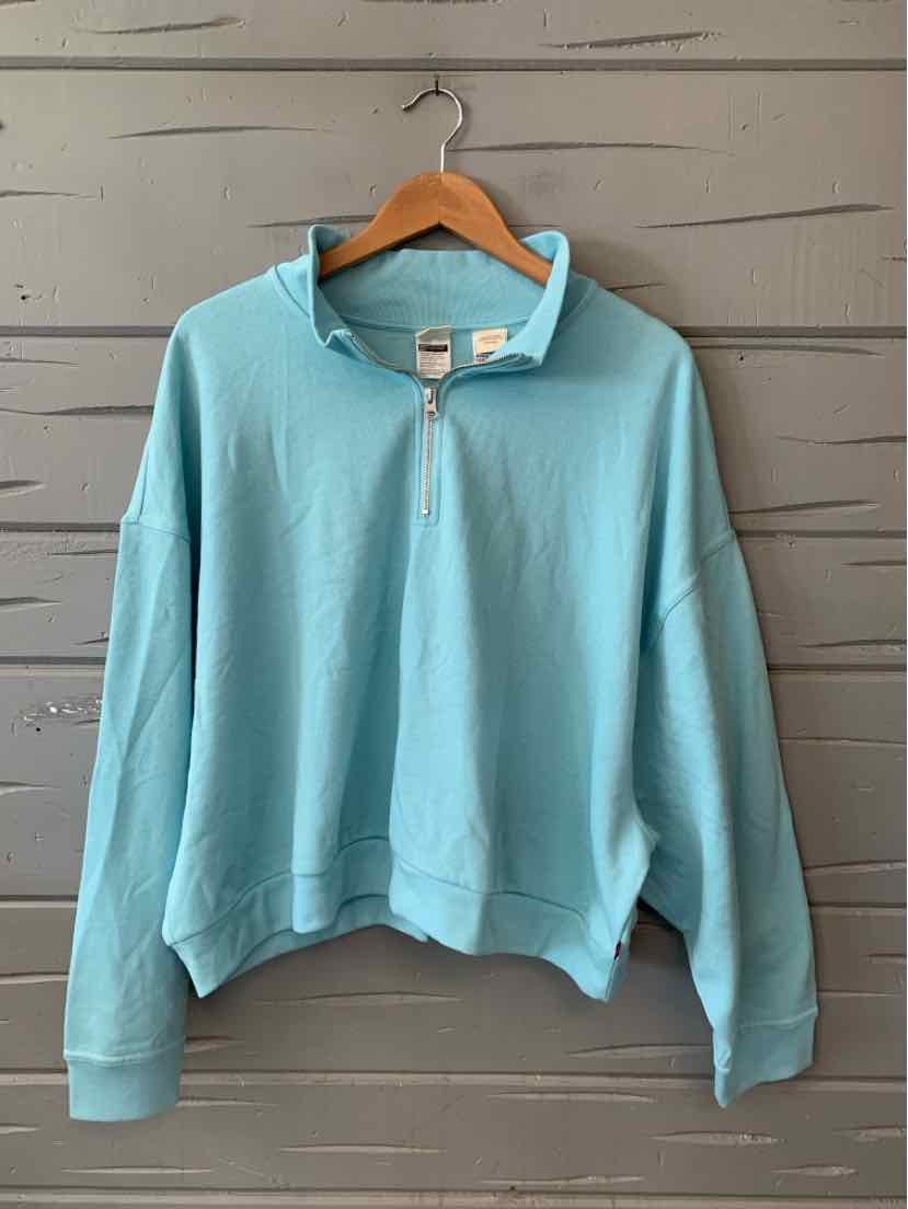 Light blue Levi's pullover sweatshirt with quarter-zip collar and ribbed cuffs, size 3X.