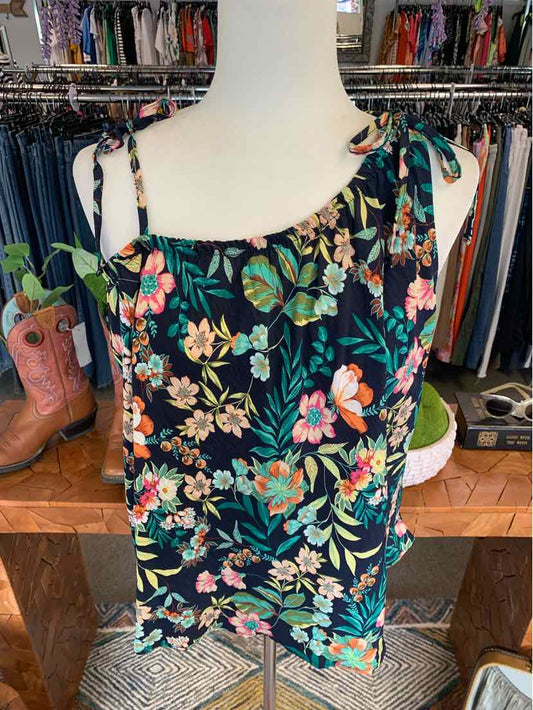 W CHENAULT NY Size MED T
