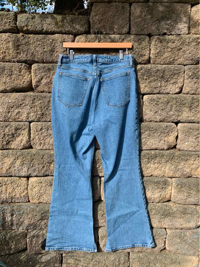 W ABERCROMBIE AND FITCH BL Size 12 J