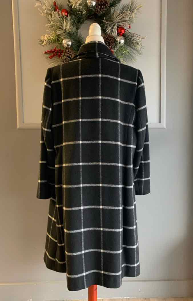 W LANE BRYANT BK Size 14/16 OW