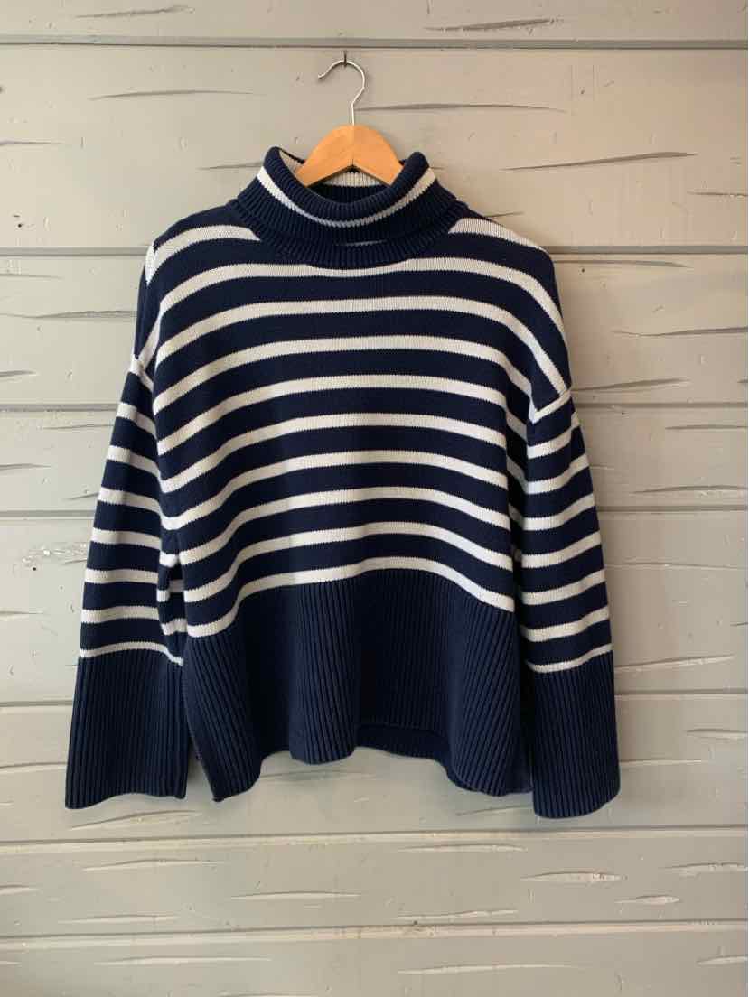 Navy and cream striped Gap turtleneck sweater with long sleeves and a relaxed fit.