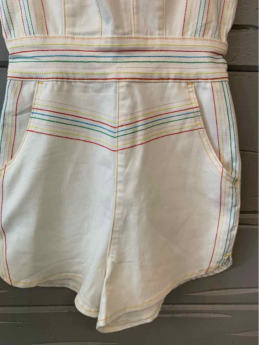 W URBAN OUTFITTERS WH Size SM JSSHTS