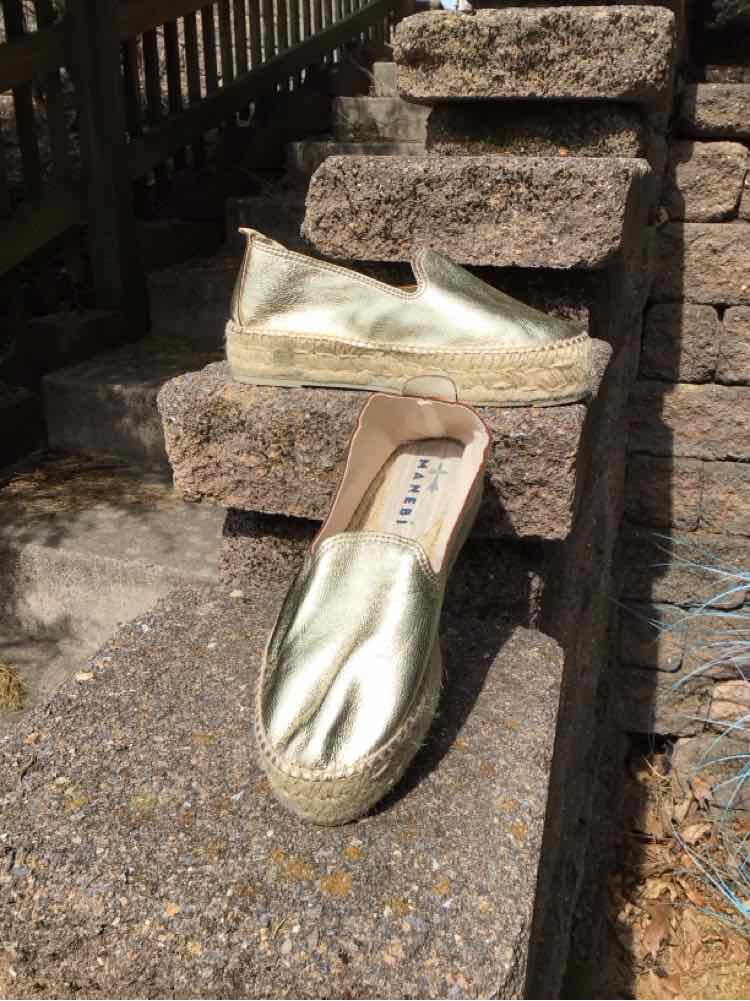 Gold leather slip-on espadrille with braided jute sole, size 38, casual summer style.