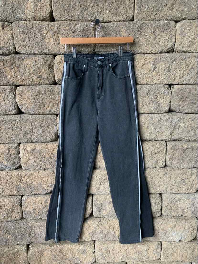 W FASHION NOVA BK Size 5 J