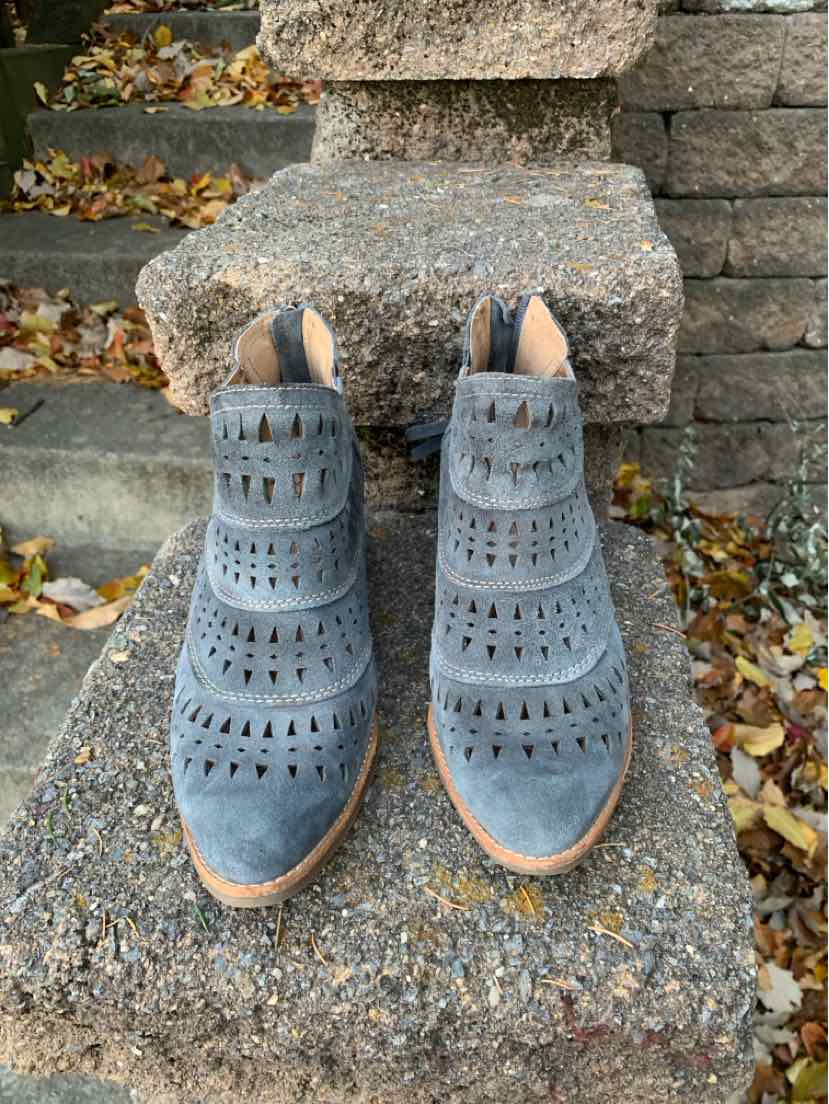 W SOFFT BL Size 8 BOOT