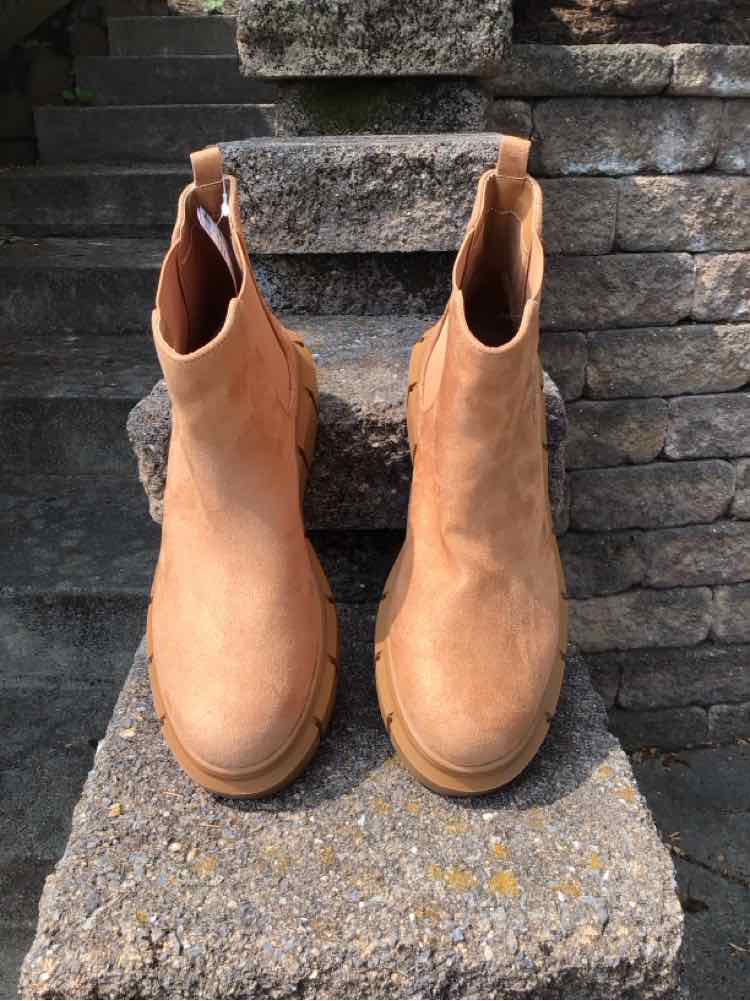 W BP TAN Size 10 BOOT