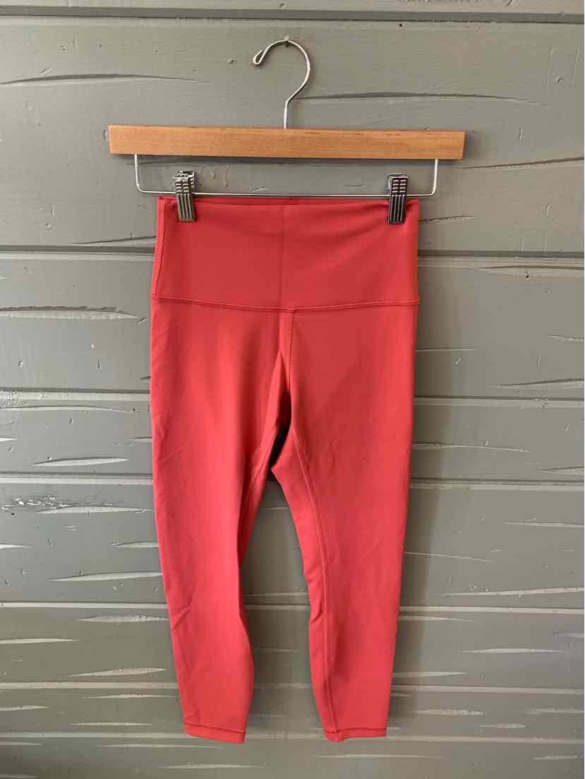 W LULULEMON CL Size 4 AW