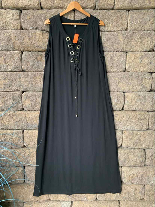 Black sleeveless maxi dress with lace-up front and metal eyelets, loose fit, size 2X.