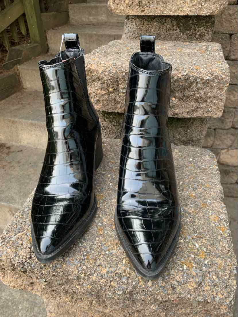 Black patent leather ankle boots with pointed toes and croc-embossed texture, size 7.5.