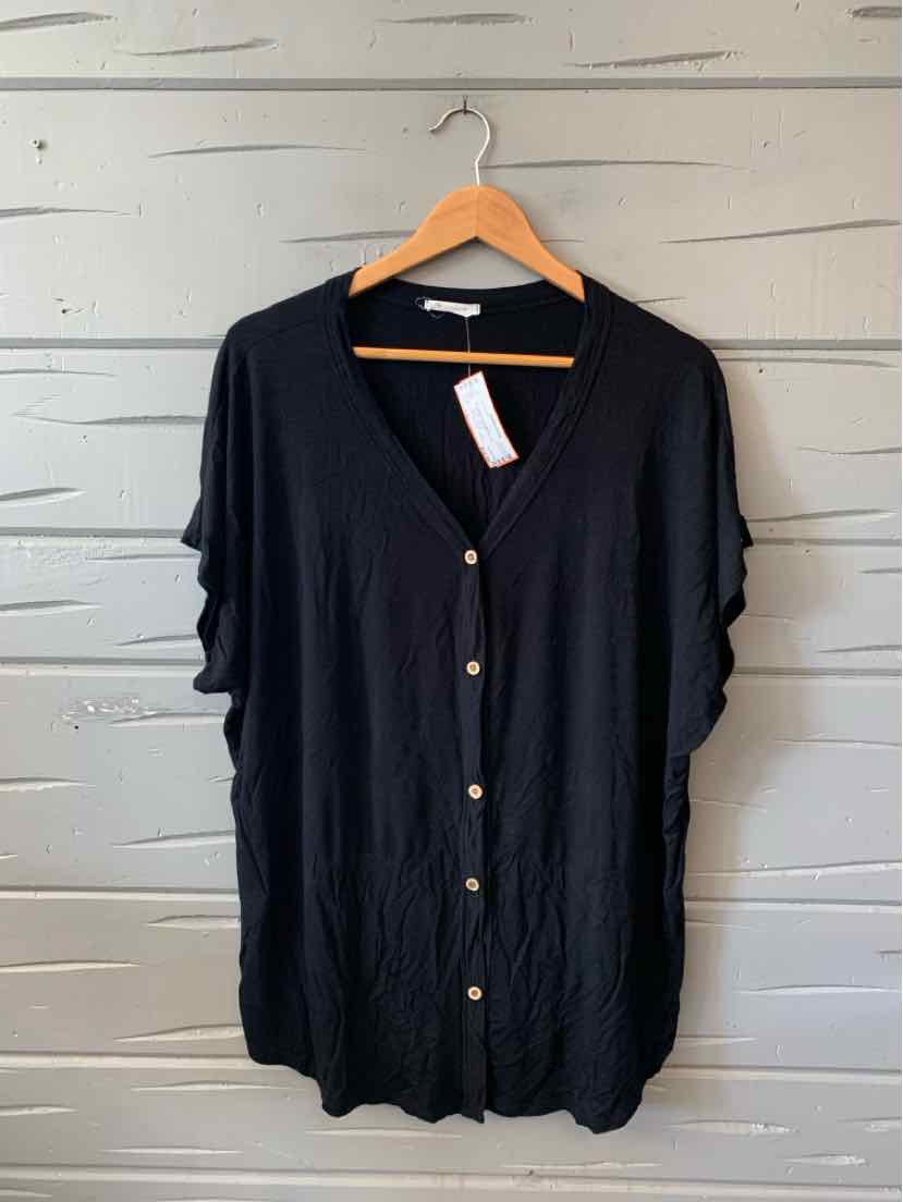 Black oversized button-up shirt dress with short sleeves and a V-neck collar, size L/XL.