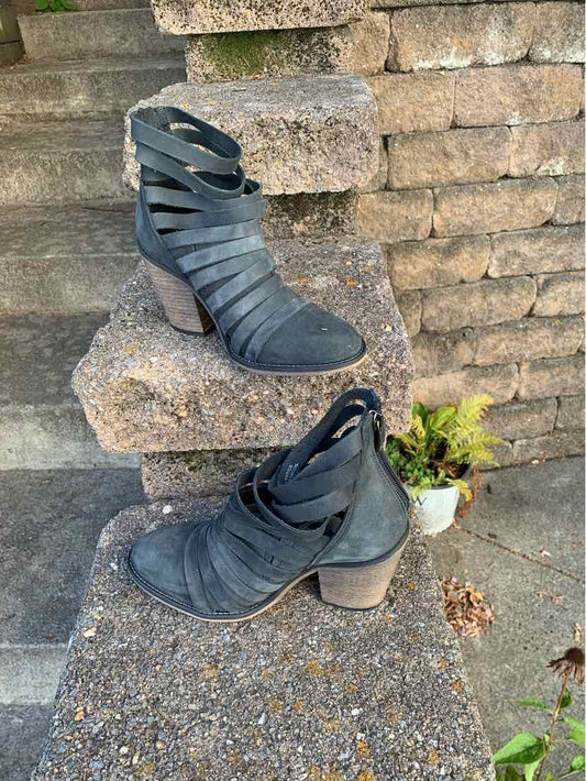 W FREE PEOPLE BK Size 36 BOOT