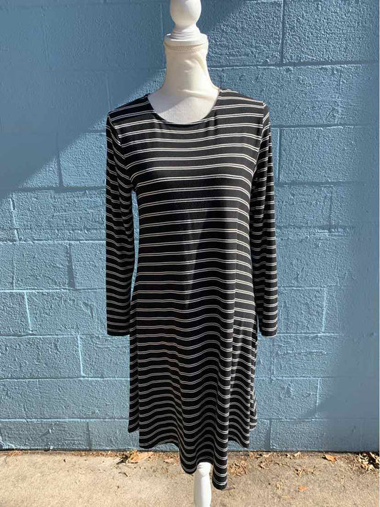 W OLD NAVY BK Size SM DR