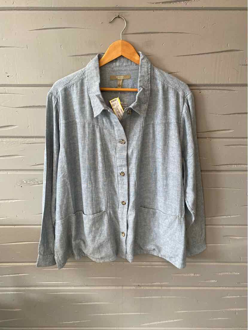 Light gray long-sleeve button-up shirt with collar and two front pockets, size 2X.