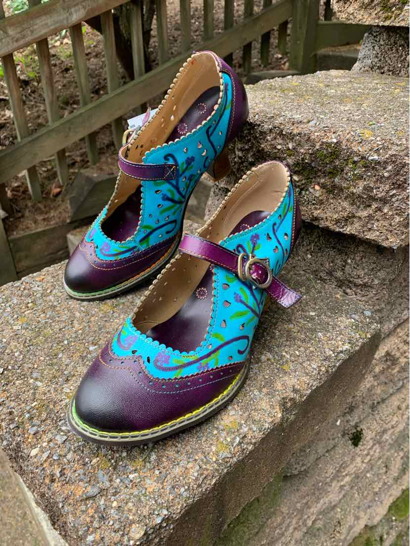 W NO LABEL PL Size 7.5 SHOE