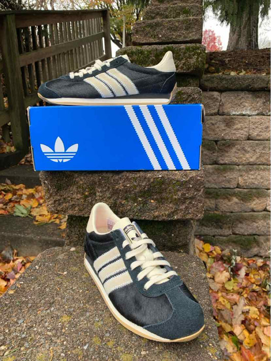 W ADIDAS BK Size 5.5 SNEAKER