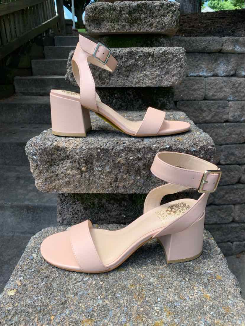 W VINCE CAMUTO NUDE Size 7.5 SANDAL