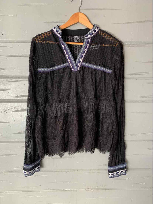 W BL^NK BK Size MED T