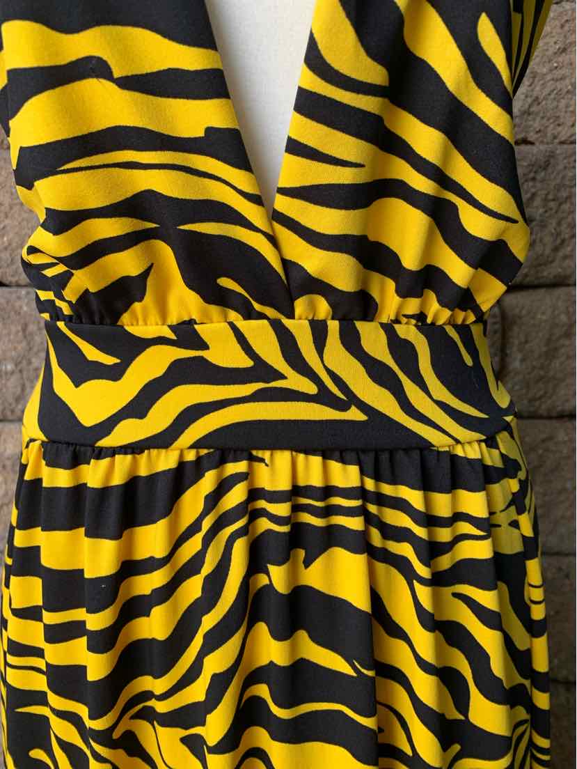 W FASHION NOVA YW Size LG DR