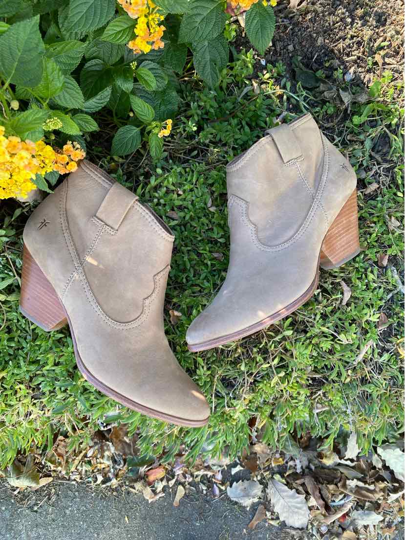 W FRYE BR Size 8.5 BOOT