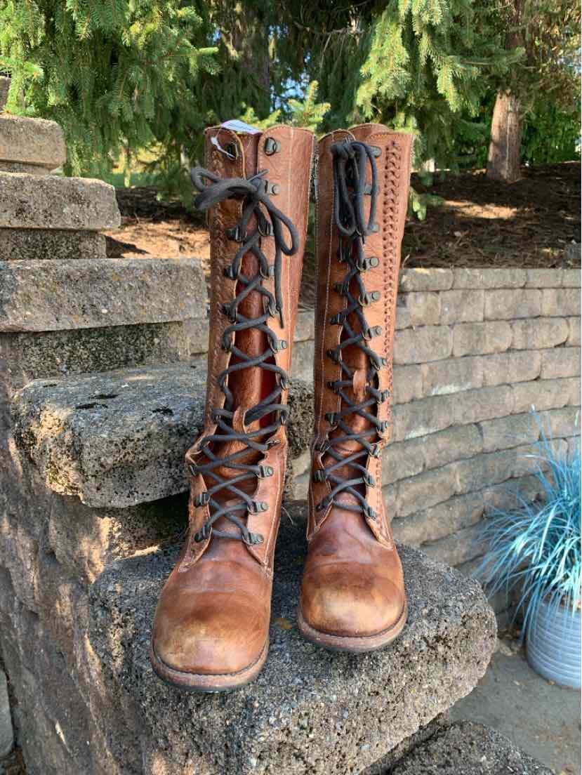 W BED STU BR Size 9.5 BOOT