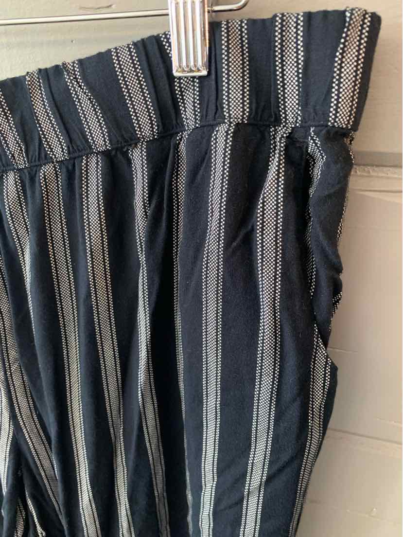 W AMERICAN EAGLE BK Size XL P