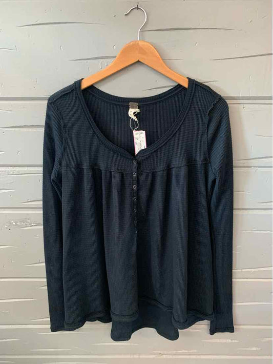 W WE THE FREE BK Size SM T