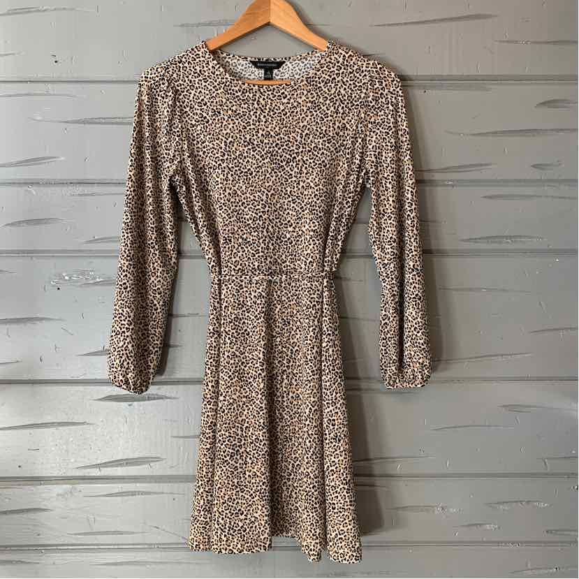 W BANANA REPUBLIC TAN Size SM DR