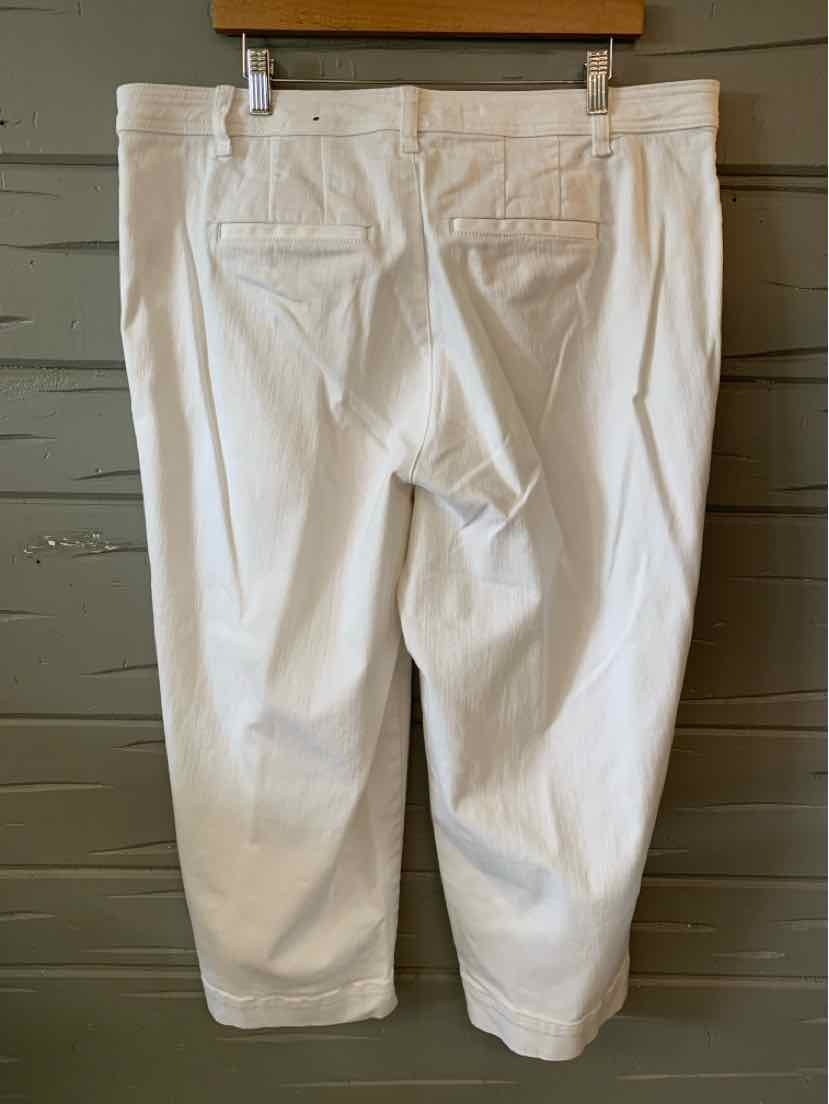 White denim capri pants with back pockets and belt loops, size 16.