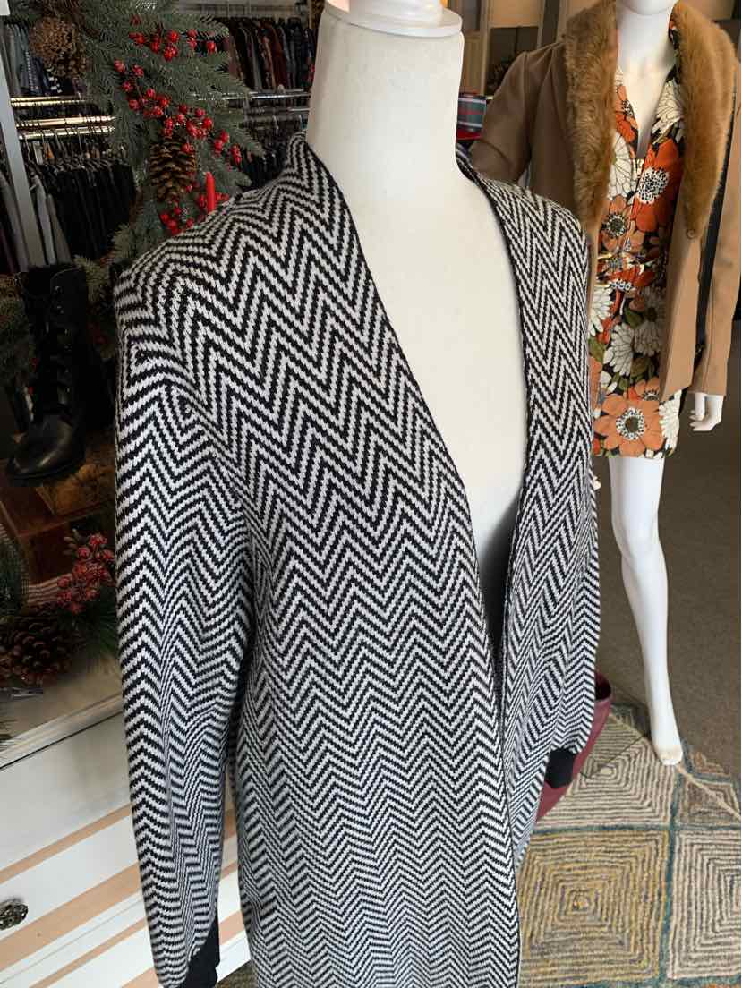 W JOAN VASS BK Size XL SW