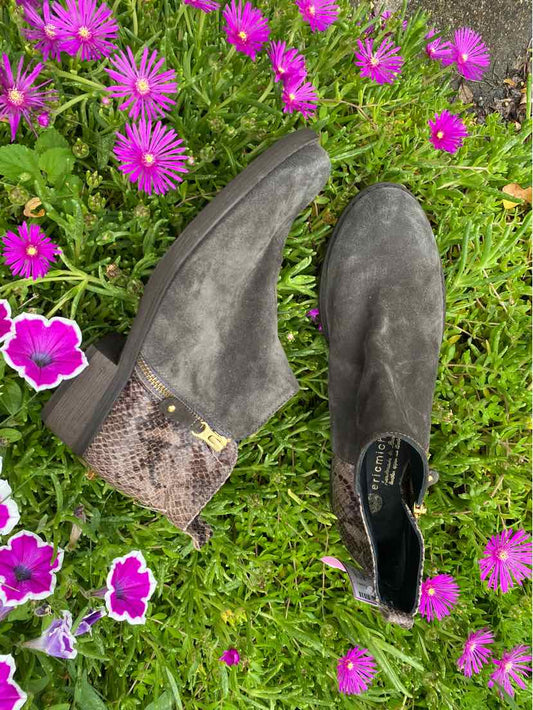 W ERIC MICHAEL GY Size 9 BOOT