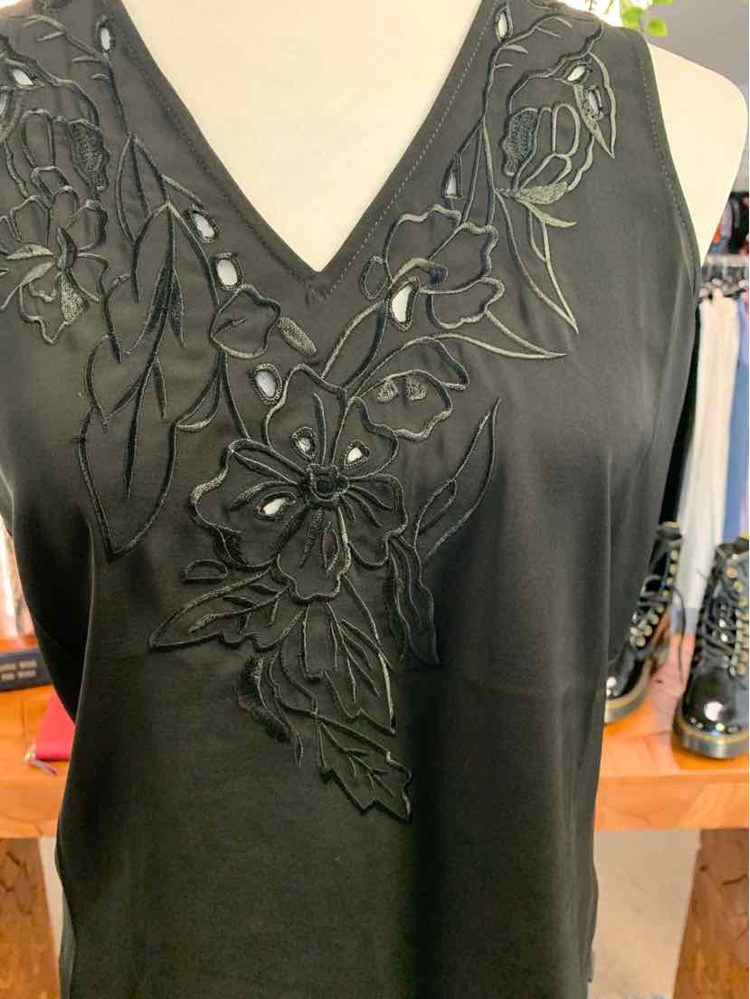W WHBM BK Size XS T