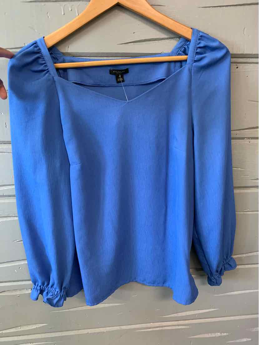 W ANN TAYLOR BL Size XS T