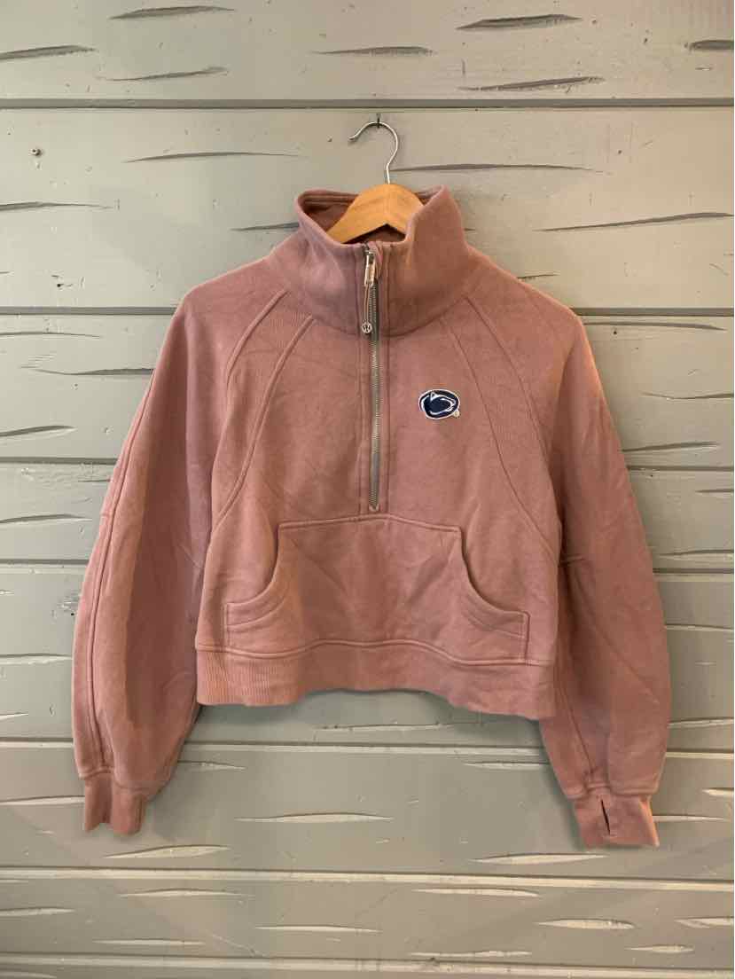 Mauve cropped pullover with quarter-zip and high collar, long sleeves, front kangaroo pocket, soft fabric, small embroidered