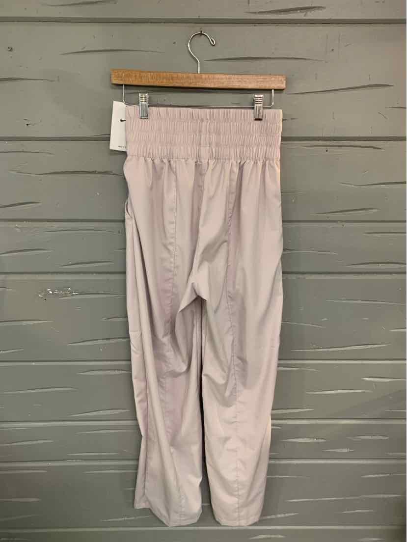 W NIKE GY Size SM AW