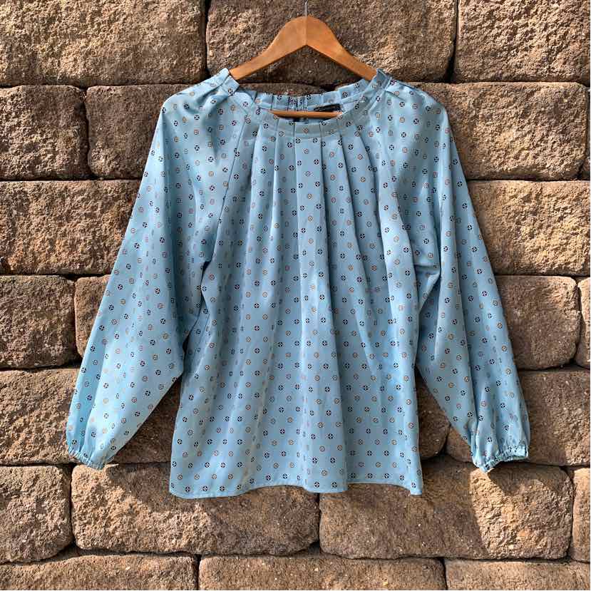 W ANN TAYLOR BL Size SM T