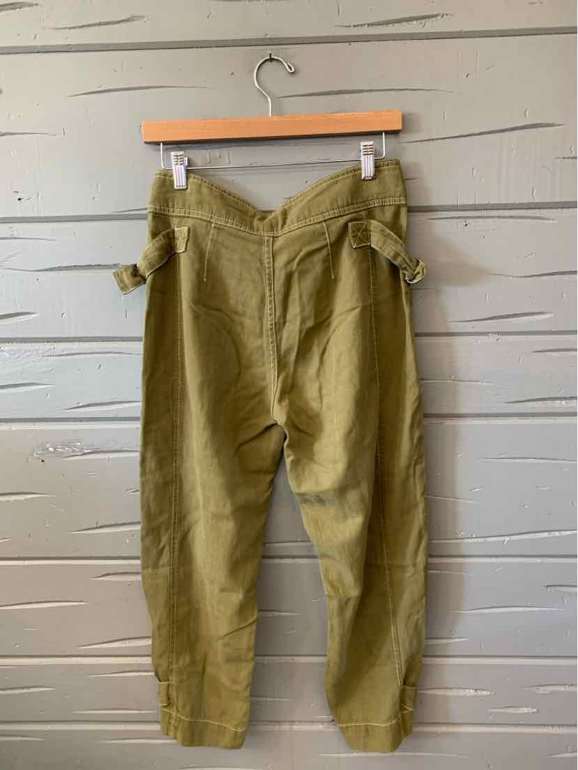 Olive green cropped trousers with a high waist, front pockets, and adjustable side tabs.
