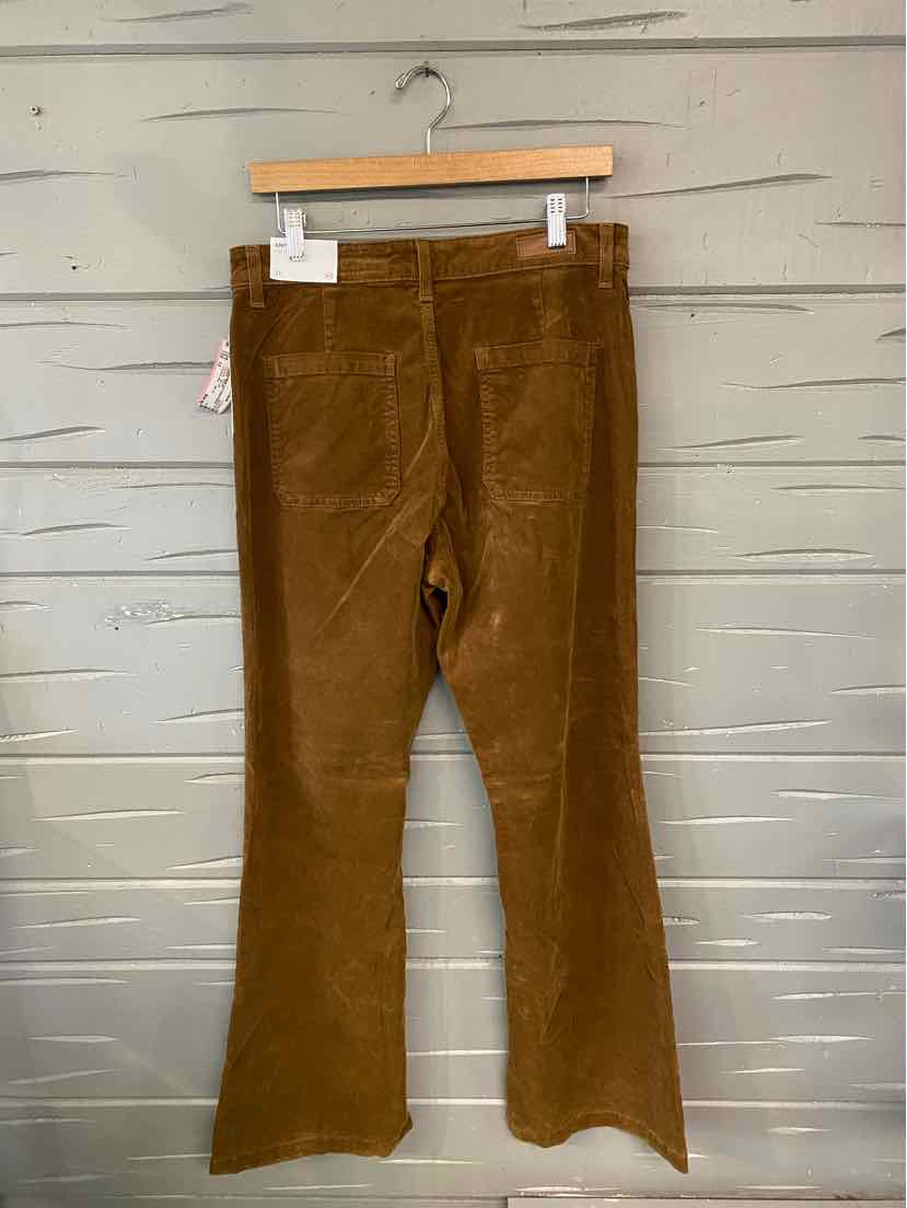 W AG BEIGE Size 12 P