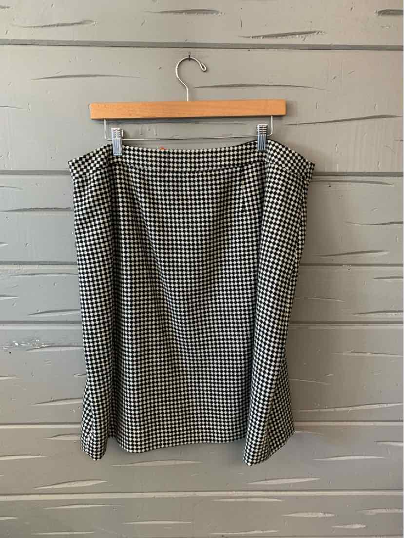 W TALBOTS BK Size 18 SK