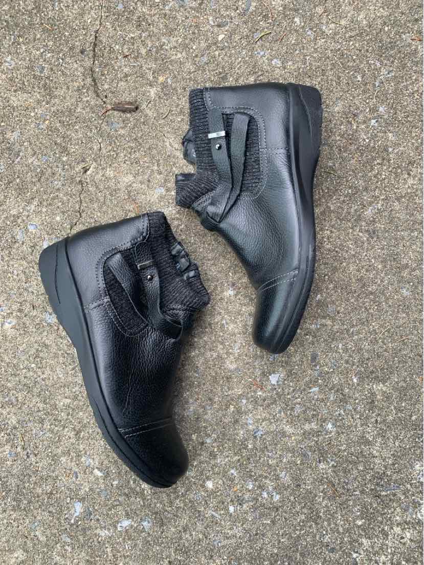 W CLARKS BK Size 7.5 BOOT