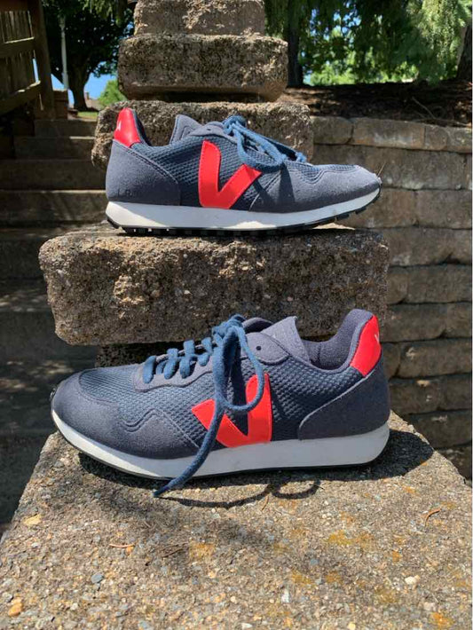 W VEJA NY Size 6 SNEAKER