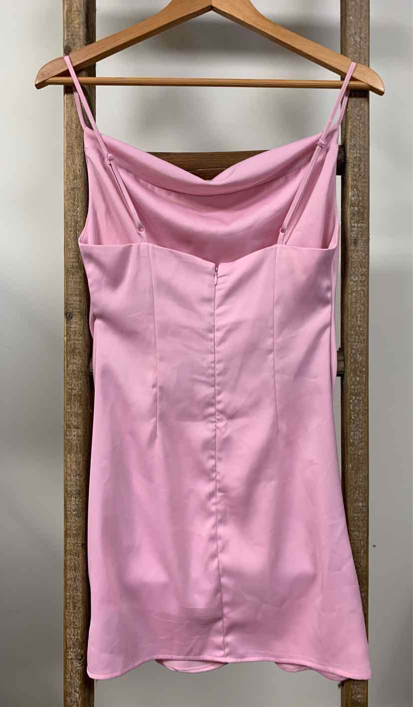 W URBAN OUTFITTERS PK Size SM DR