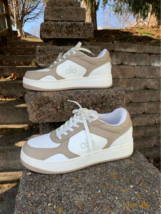 W ALO TAUPE Size 9.5 SNEAKER