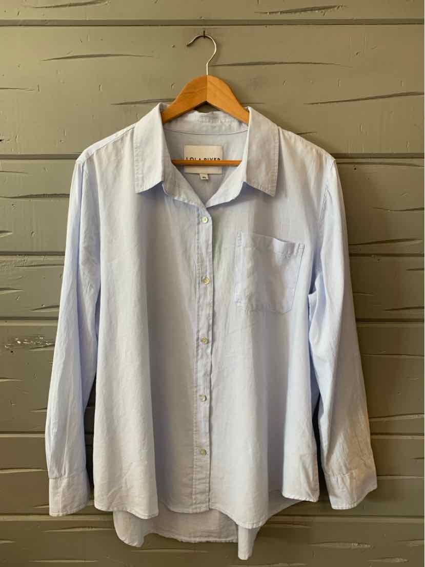 Light blue long-sleeve button-up shirt with collar and single chest pocket, size XL.