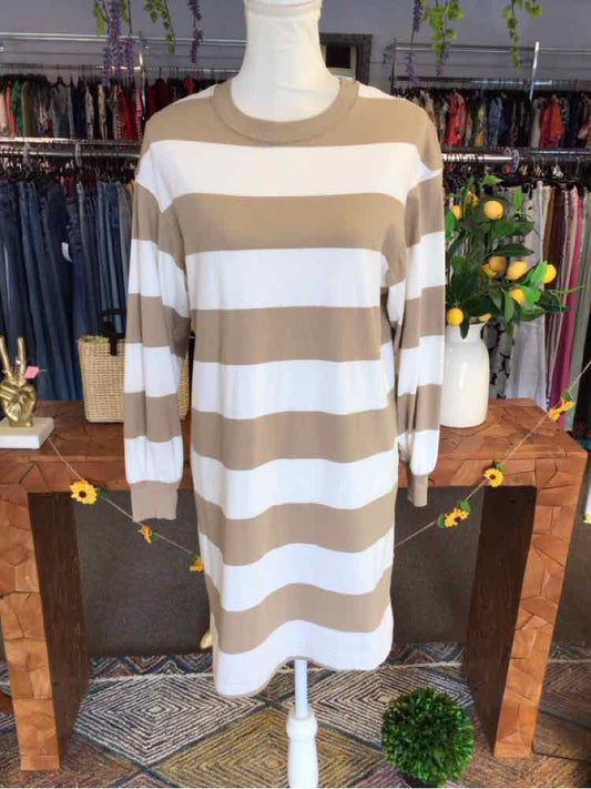 W OLD NAVY TAN Size SM DR